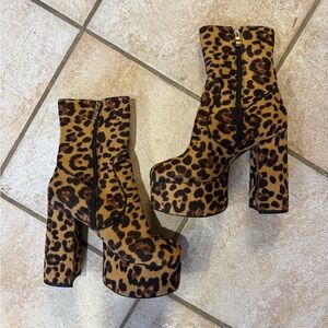 La Mode leopard platform heels only worn indoors. Think SPICE GIRLS